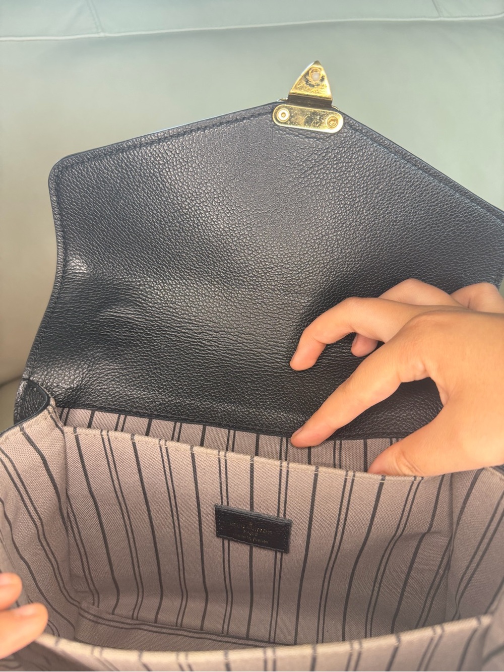 Louis Vuitton Black Pochette Metis in Empriente Leather - Picture 11 of 11